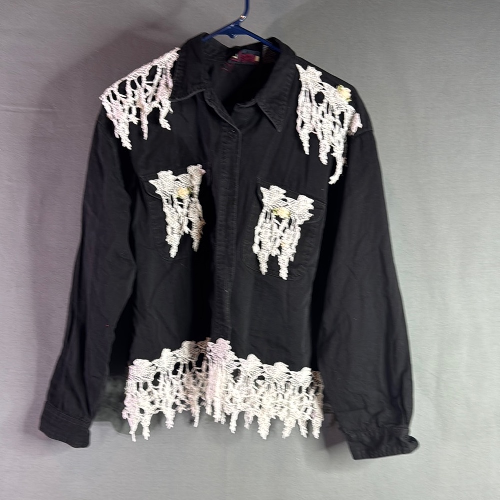 La Sha‎ Black Jacket with White Lace Accents size large